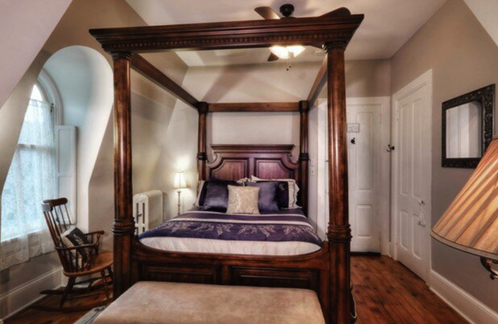 Accommodation Bellefonte, The Queen Bed And Breakfast Bellefonte